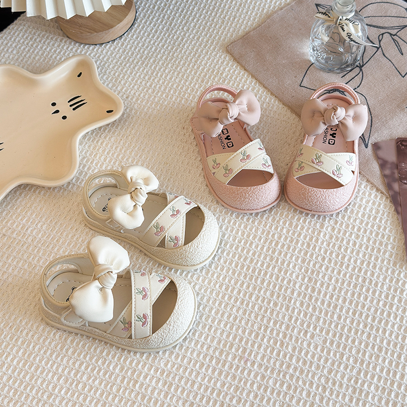 First Walker Kids Toes Capped  - Kids Outdoor Lounge Set recension och pris