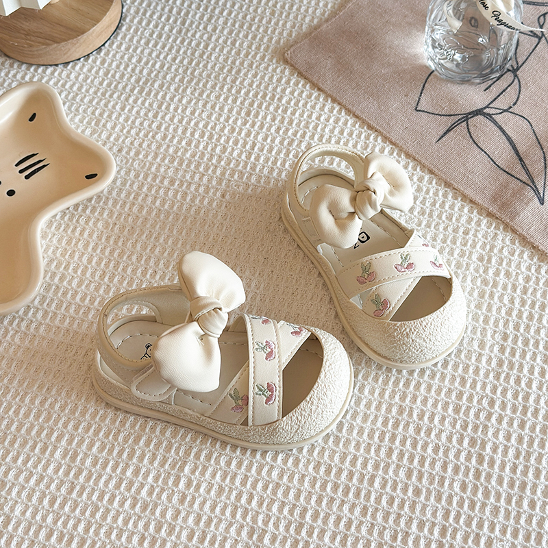 First Walker Kids Toes Capped  - Kids Outdoor Lounge Set recension och pris